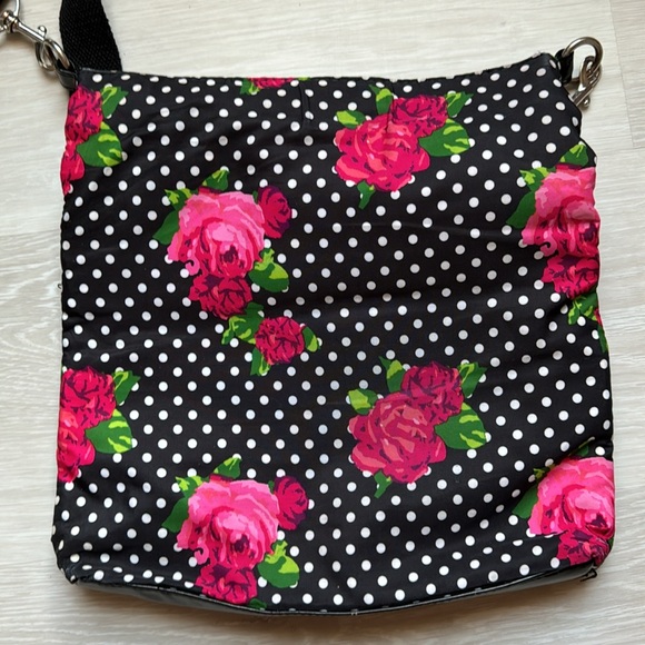 Betsey Johnson Floral Crossbody Purse - Picture 4 of 8
